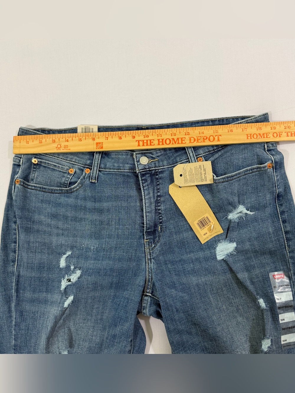 Levi’s Boyfriend Mid Rise Distressed Jeans Plus Size 18W NWT - Picture 11 of 13